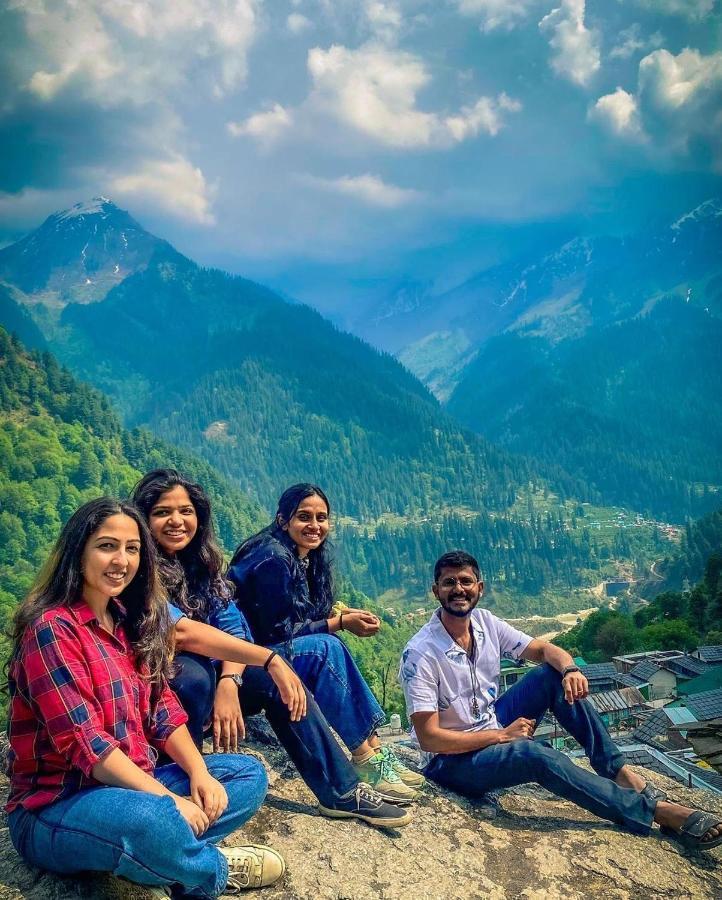 I Love Kasol Hostel & Rooftop Cafe Bagian luar foto