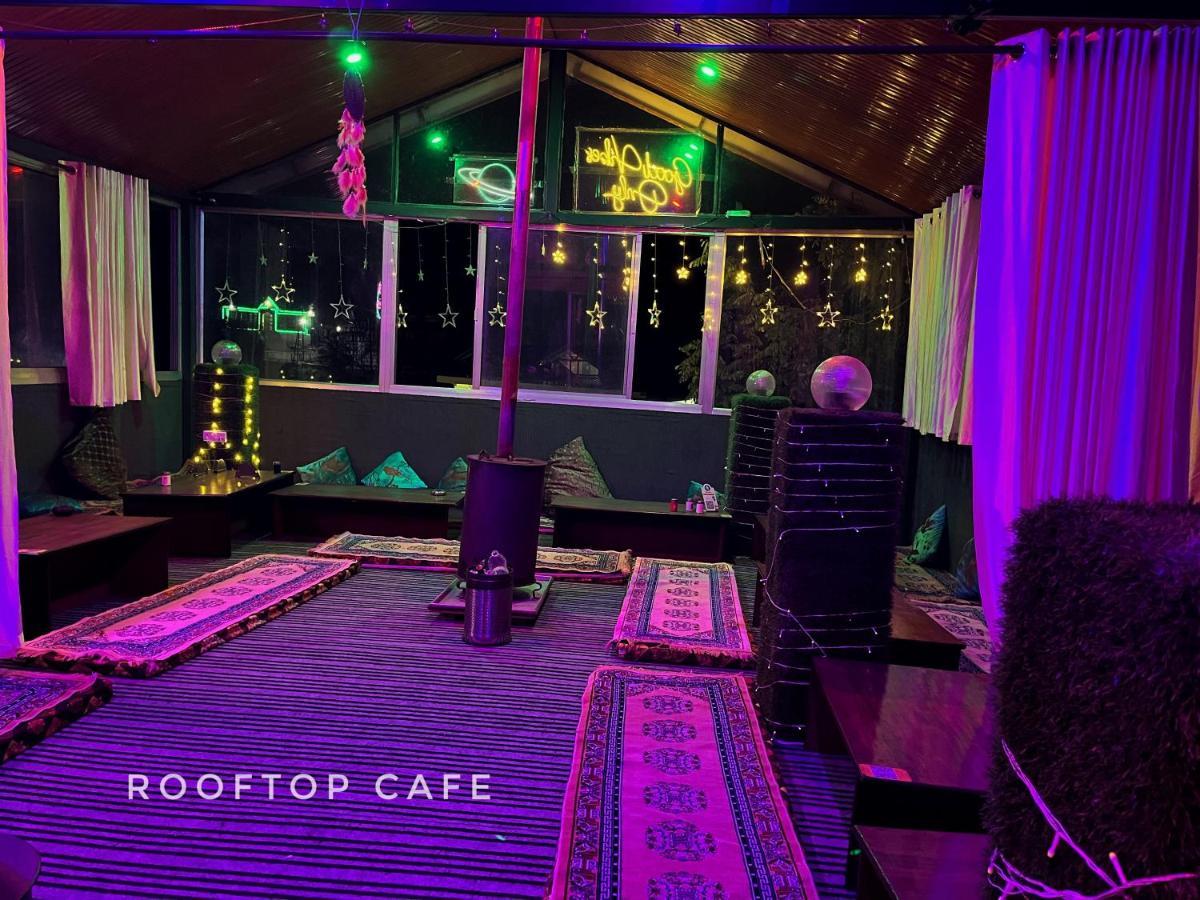 I Love Kasol Hostel & Rooftop Cafe Bagian luar foto