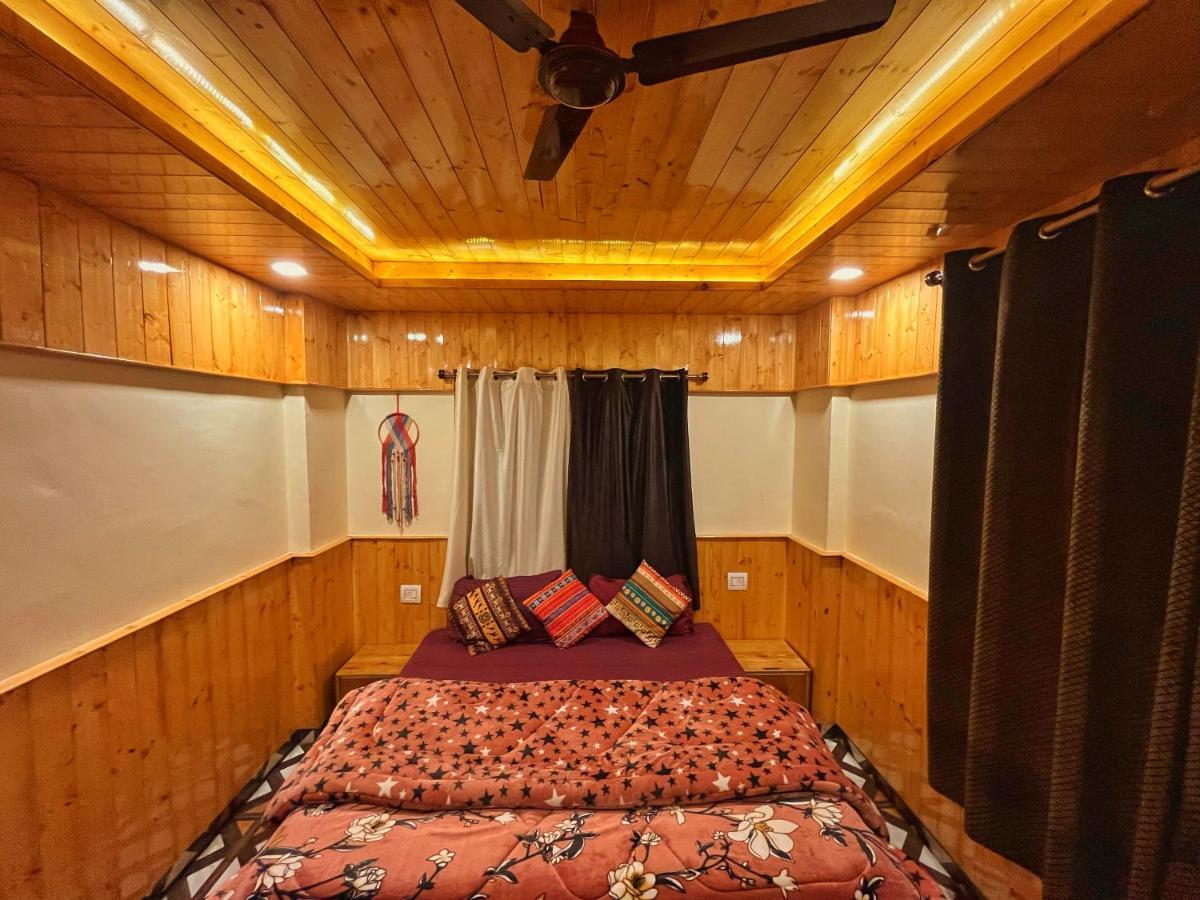 I Love Kasol Hostel & Rooftop Cafe Bagian luar foto