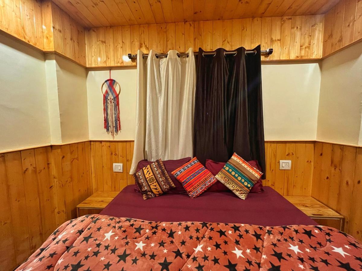 I Love Kasol Hostel & Rooftop Cafe Bagian luar foto