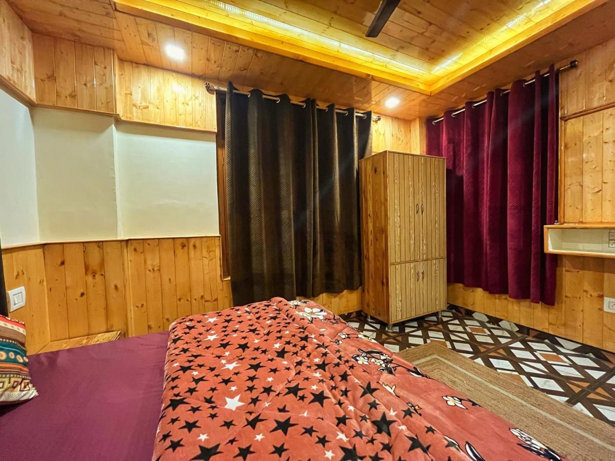 I Love Kasol Hostel & Rooftop Cafe Bagian luar foto